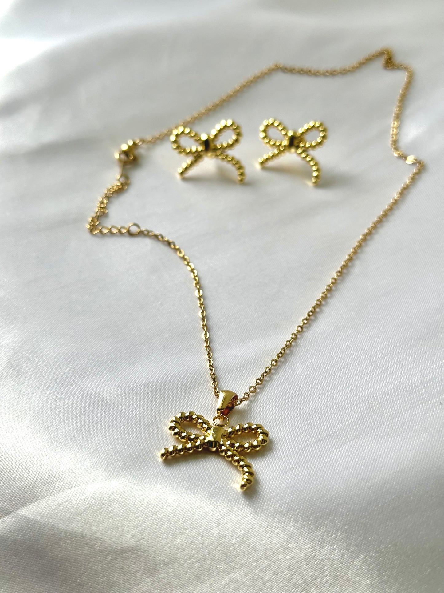 Bow-Inspired Necklace and Earrings Set