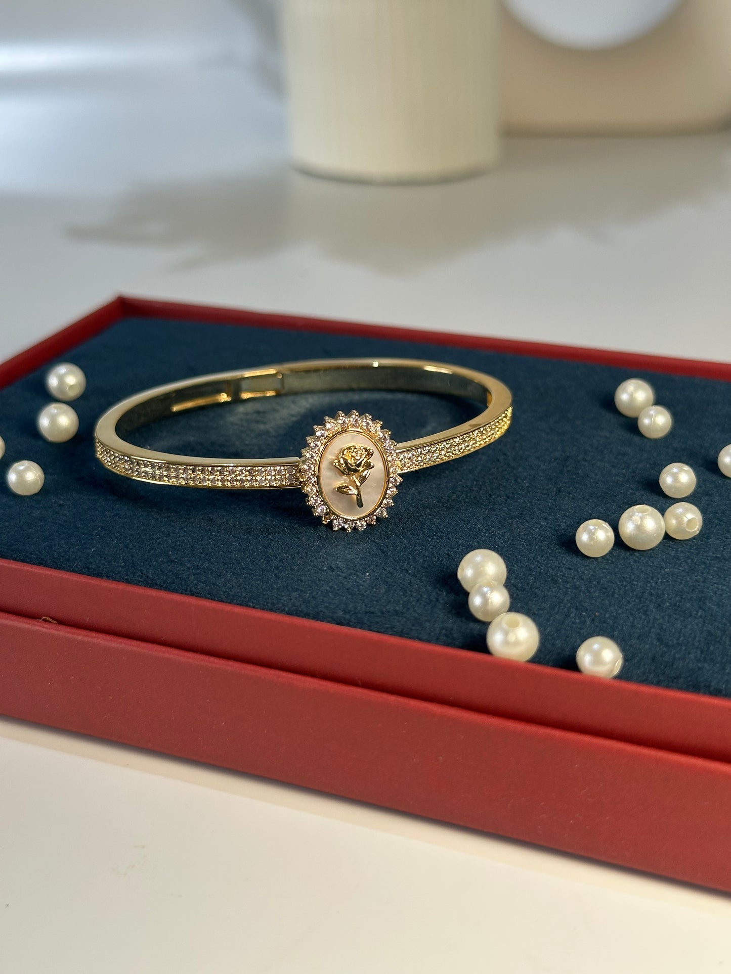 Exquisite Rose-Inspired Xuping Kada