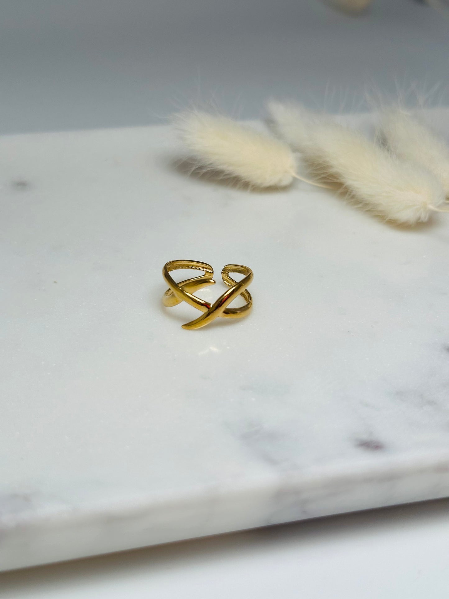 Curvy Cross Ring
