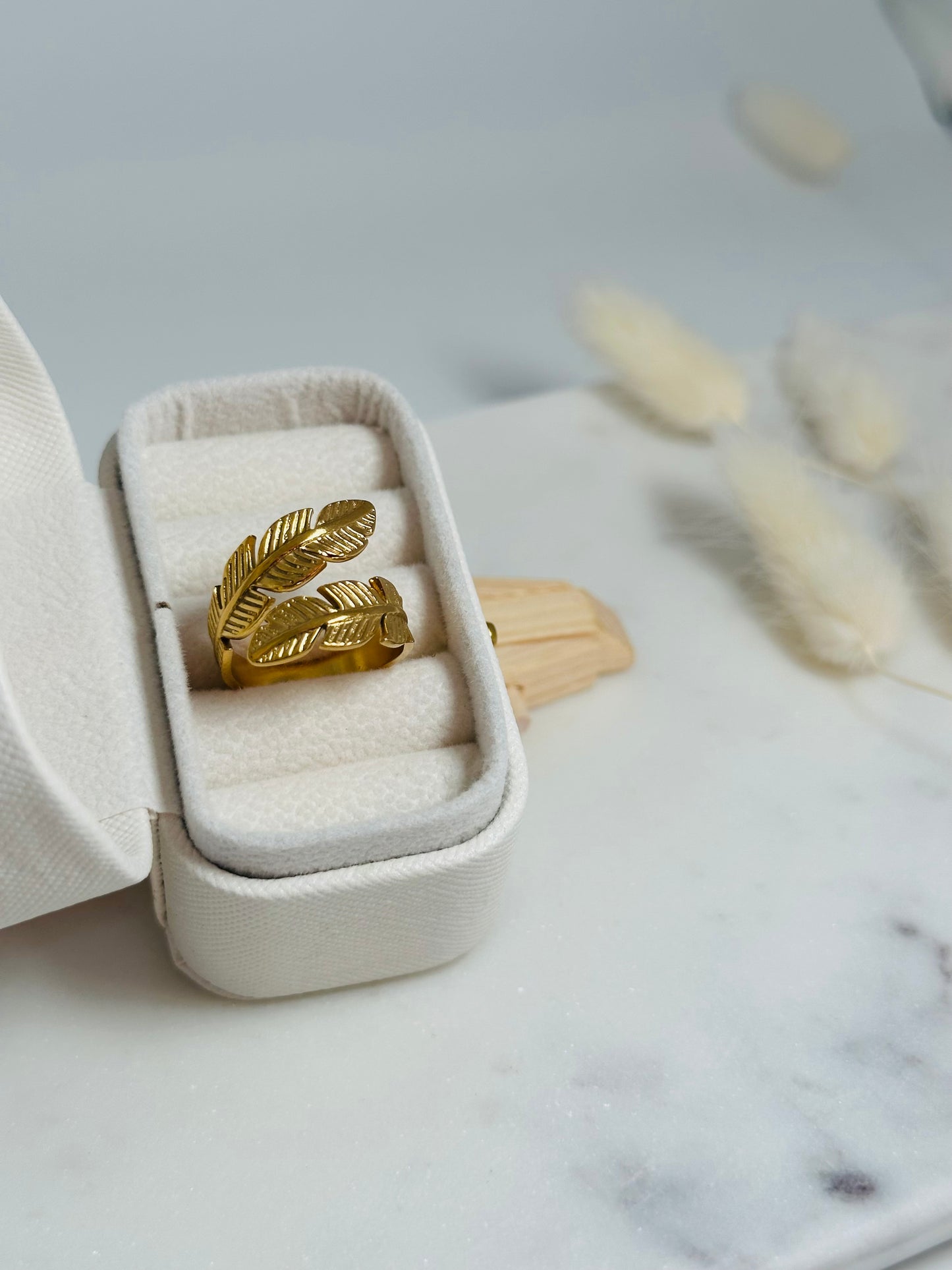 Leaf Curl Ring