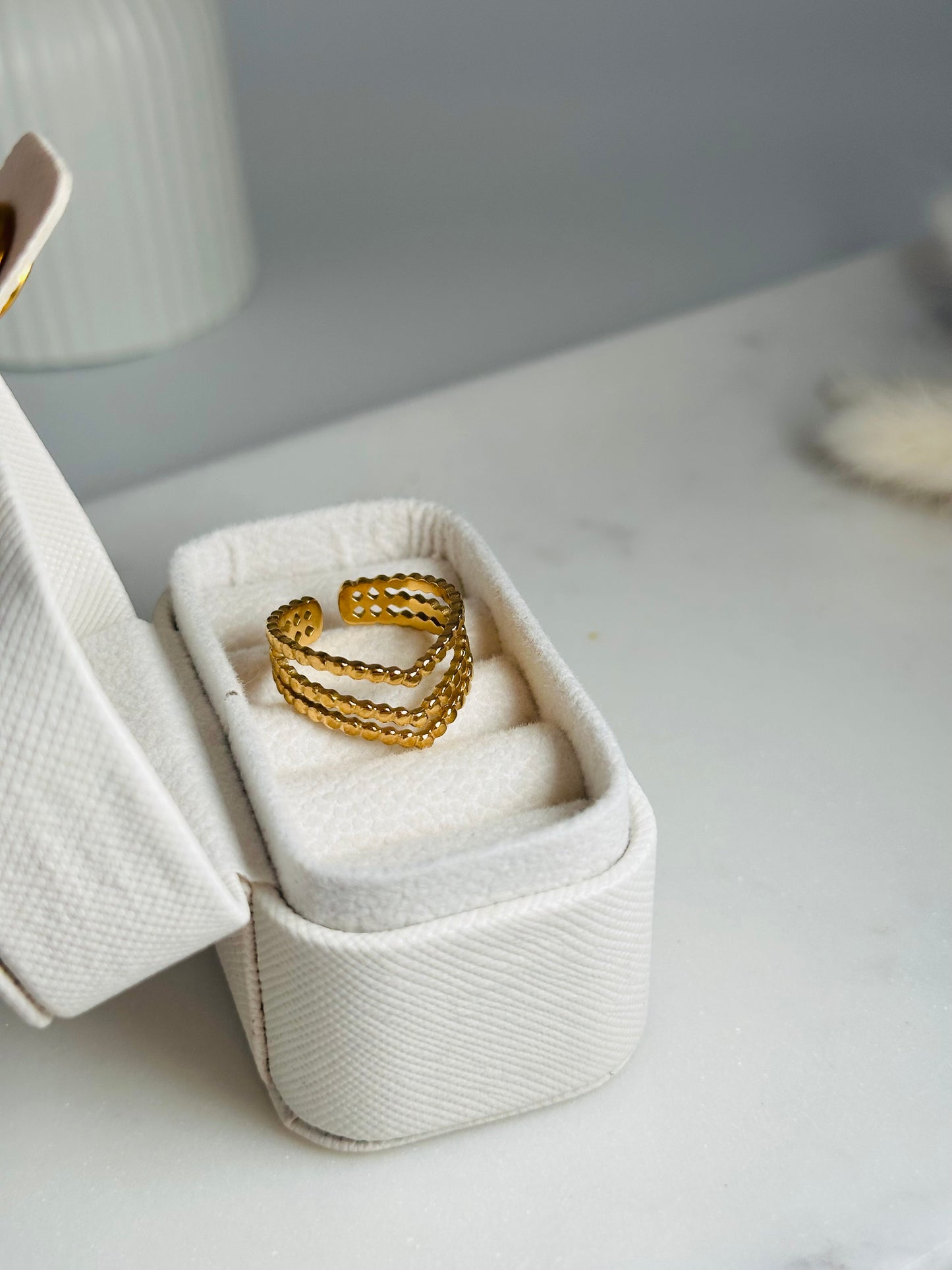 V-Shaped Tiered Ring