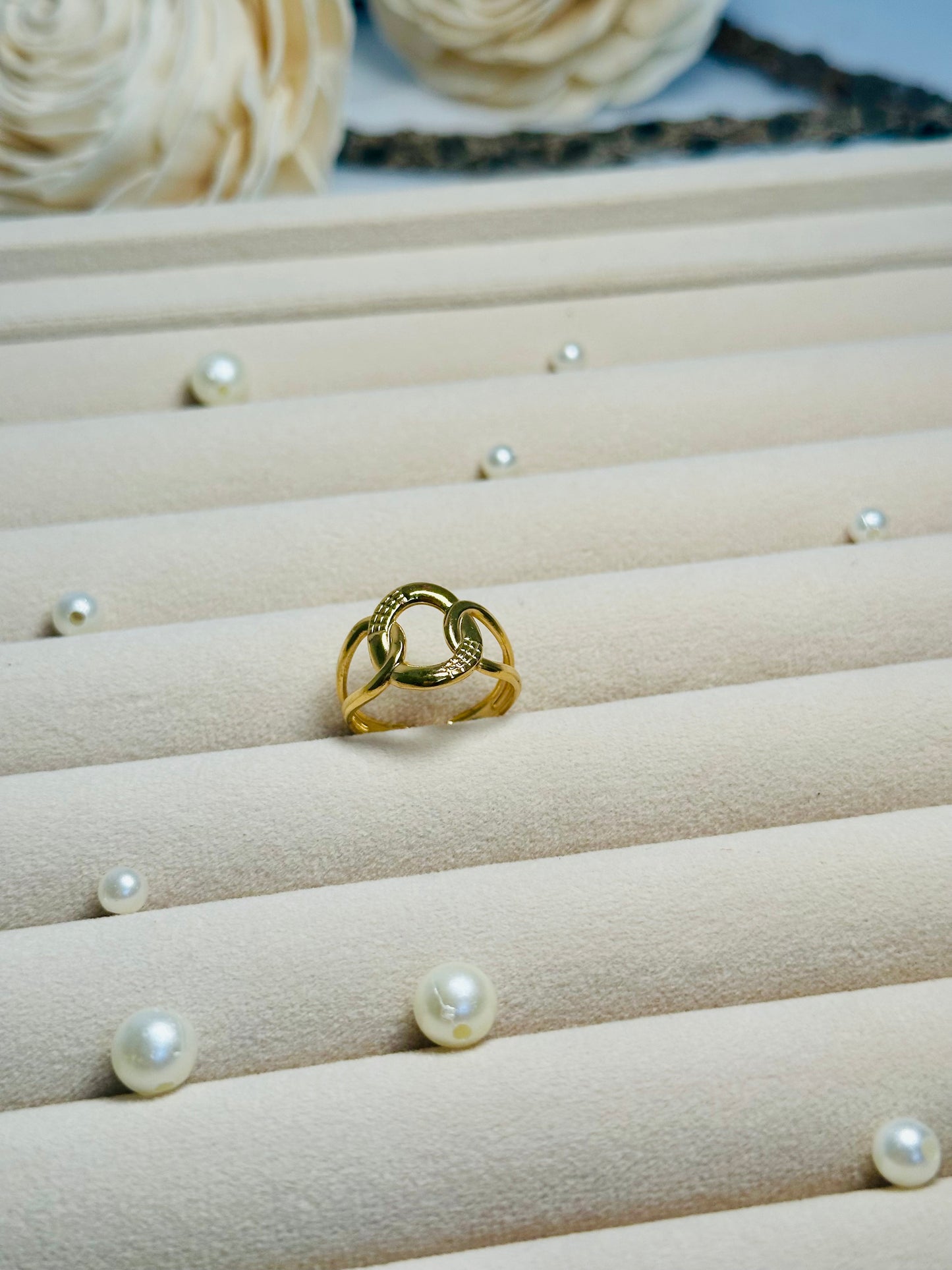 Motif Chain Ring