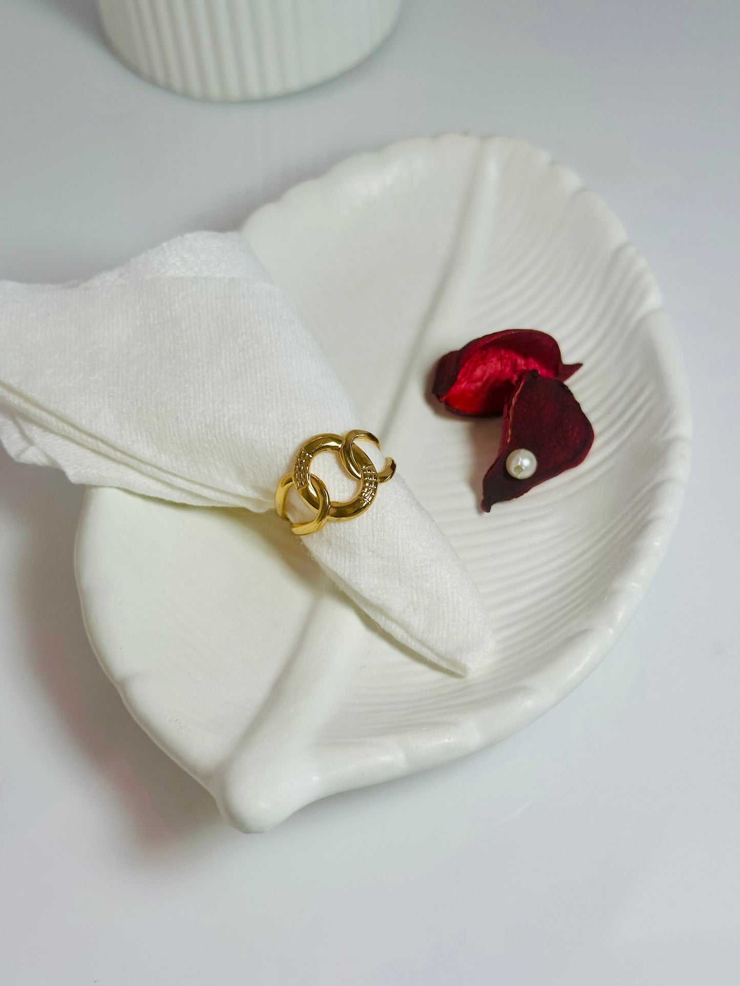 Motif Chain Ring