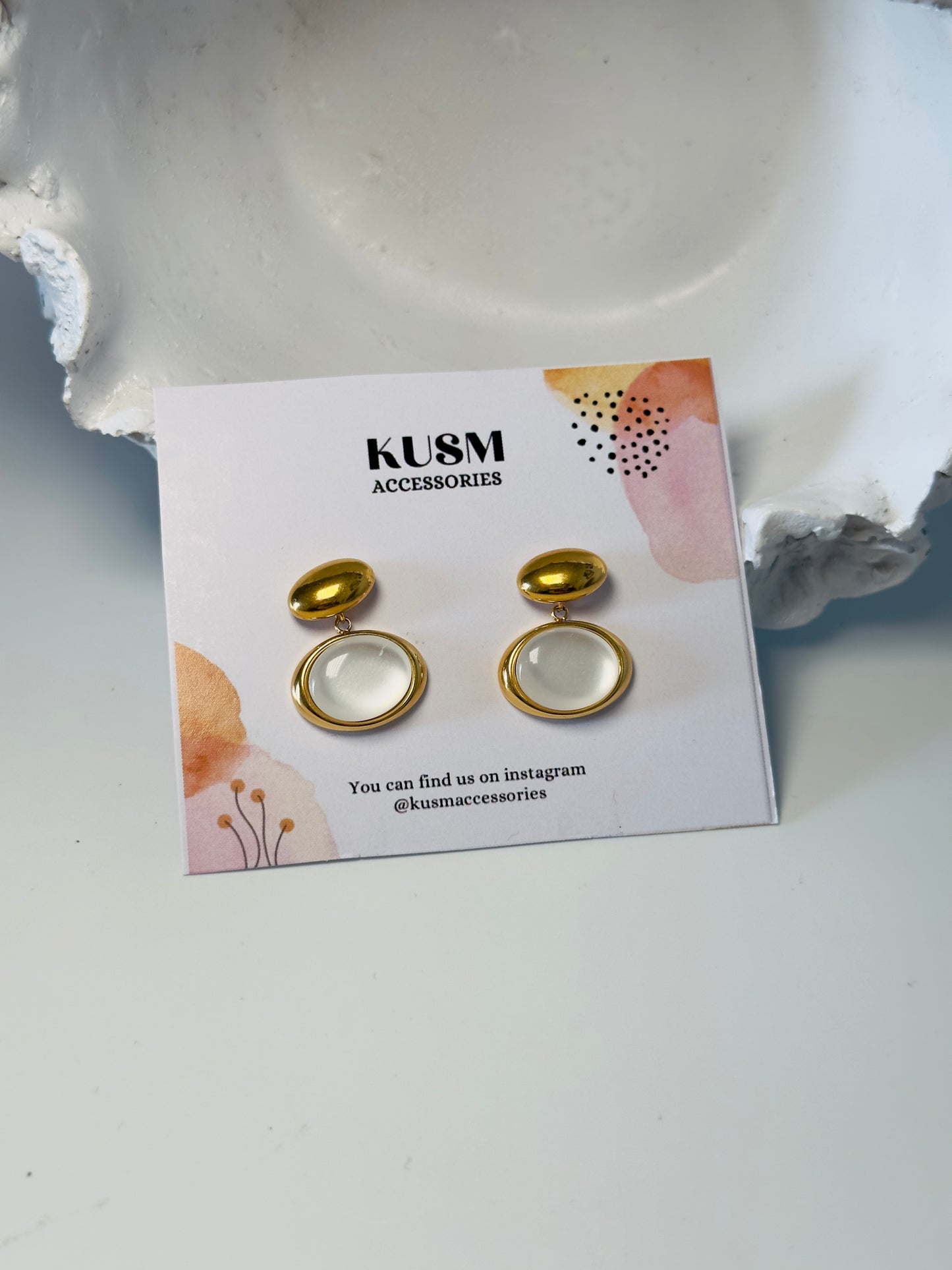 Soft Pearl Glow Earrings