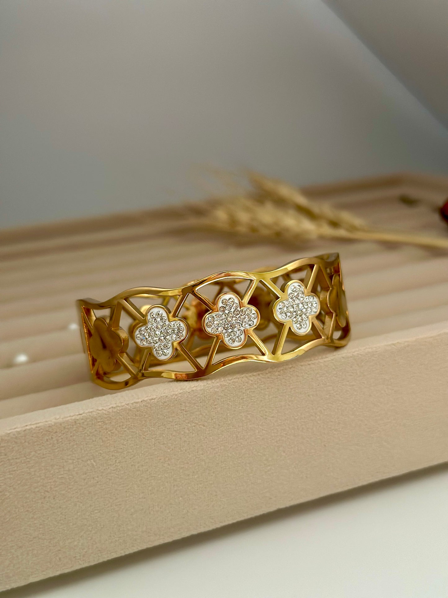 Wavy Stone Studded Kada