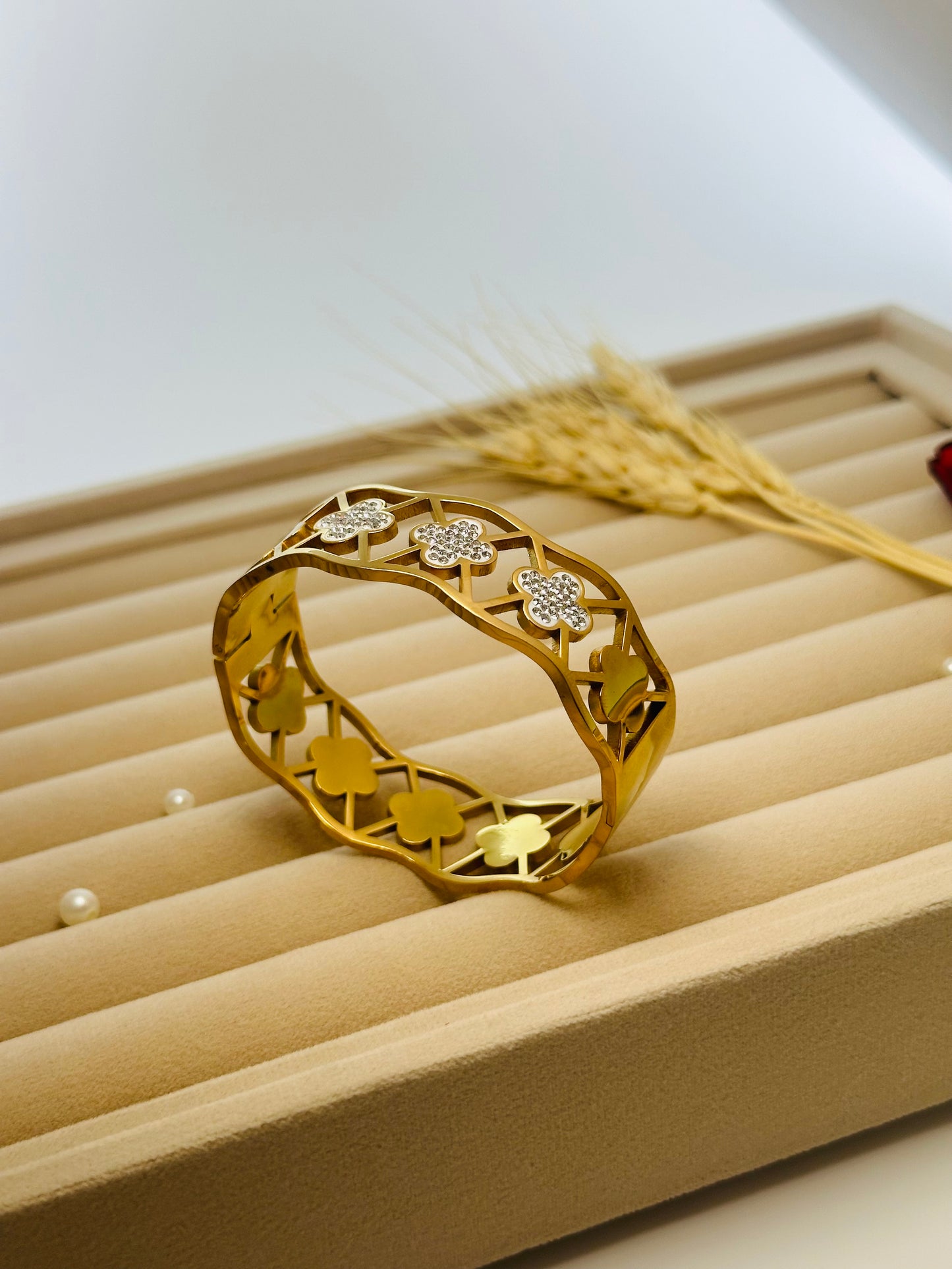 Wavy Stone Studded Kada