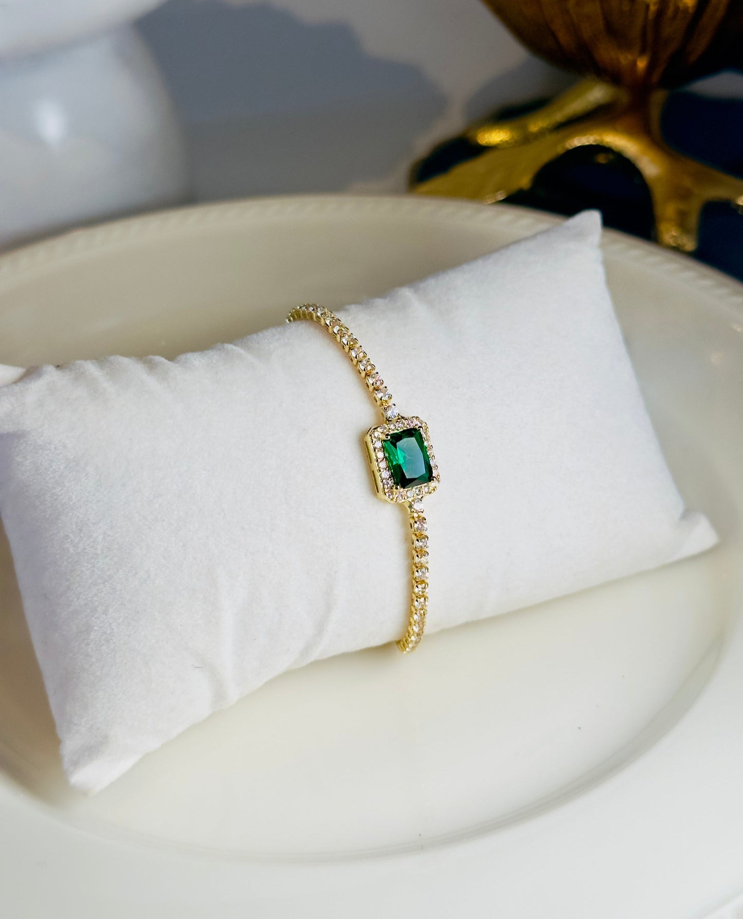 Emerald-toned shimmery bracelet
