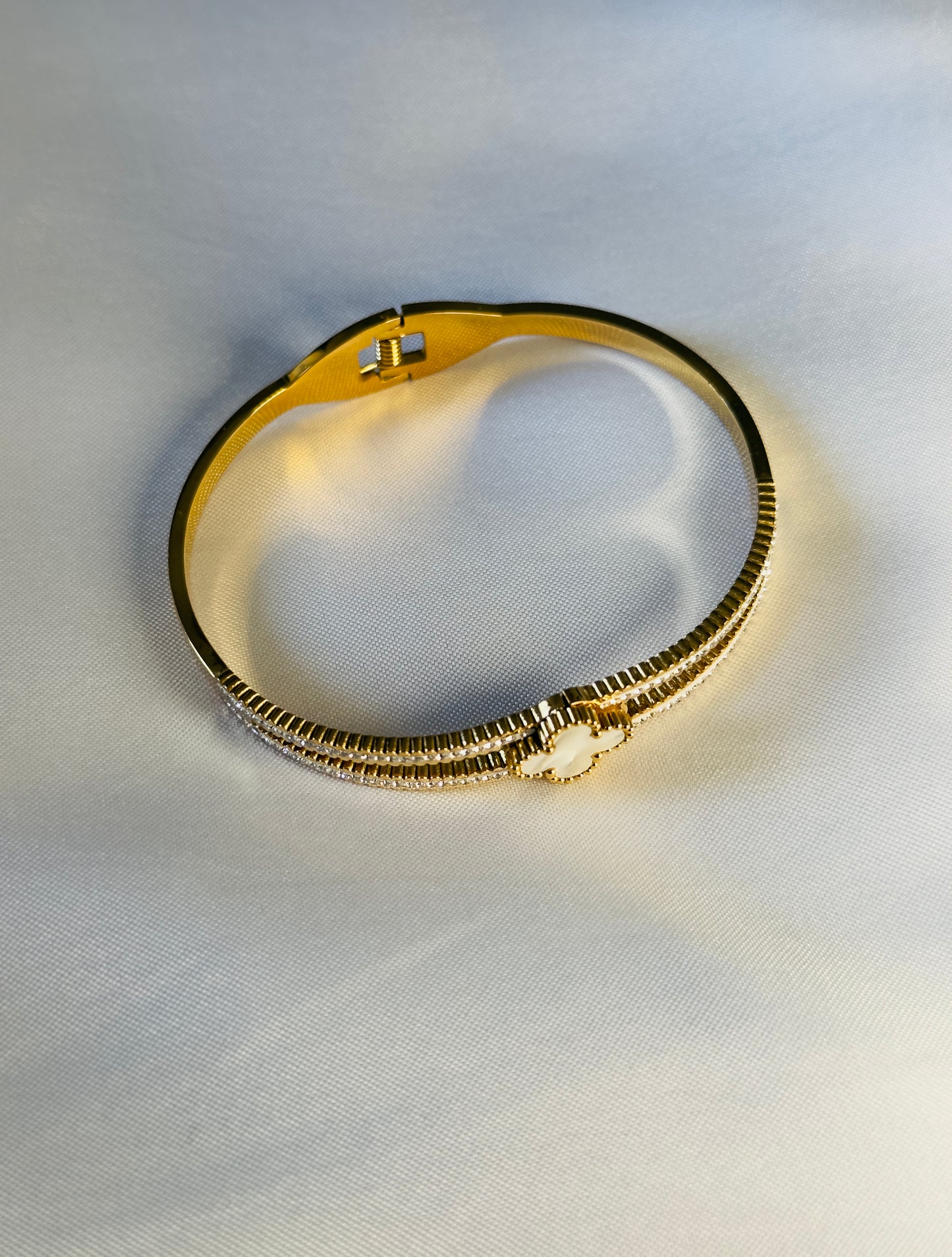 Clover Look Wrist Kada