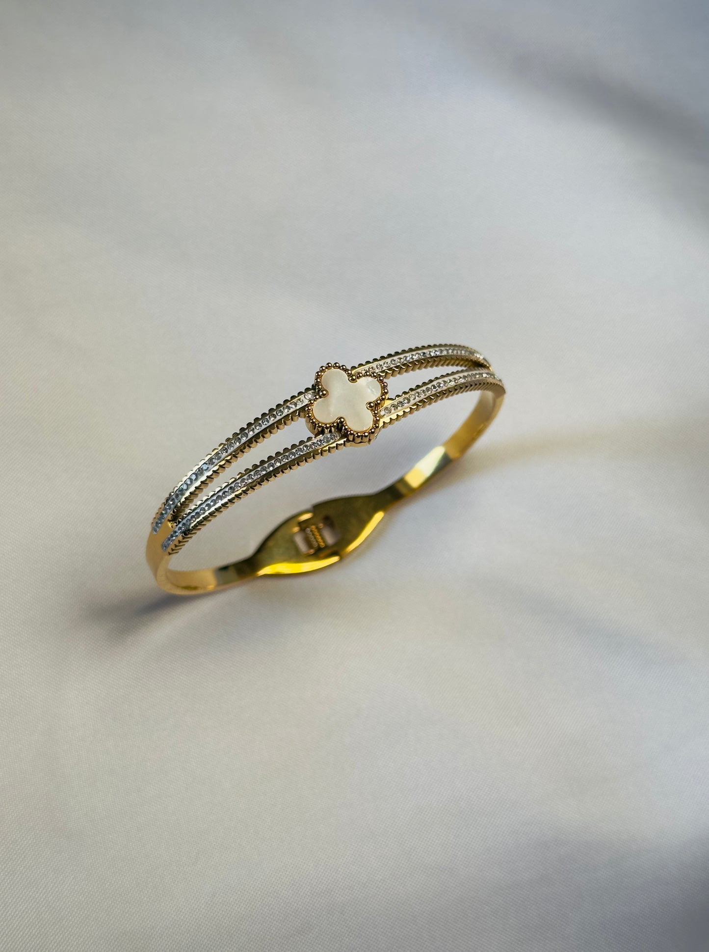 Clover Look Wrist Kada