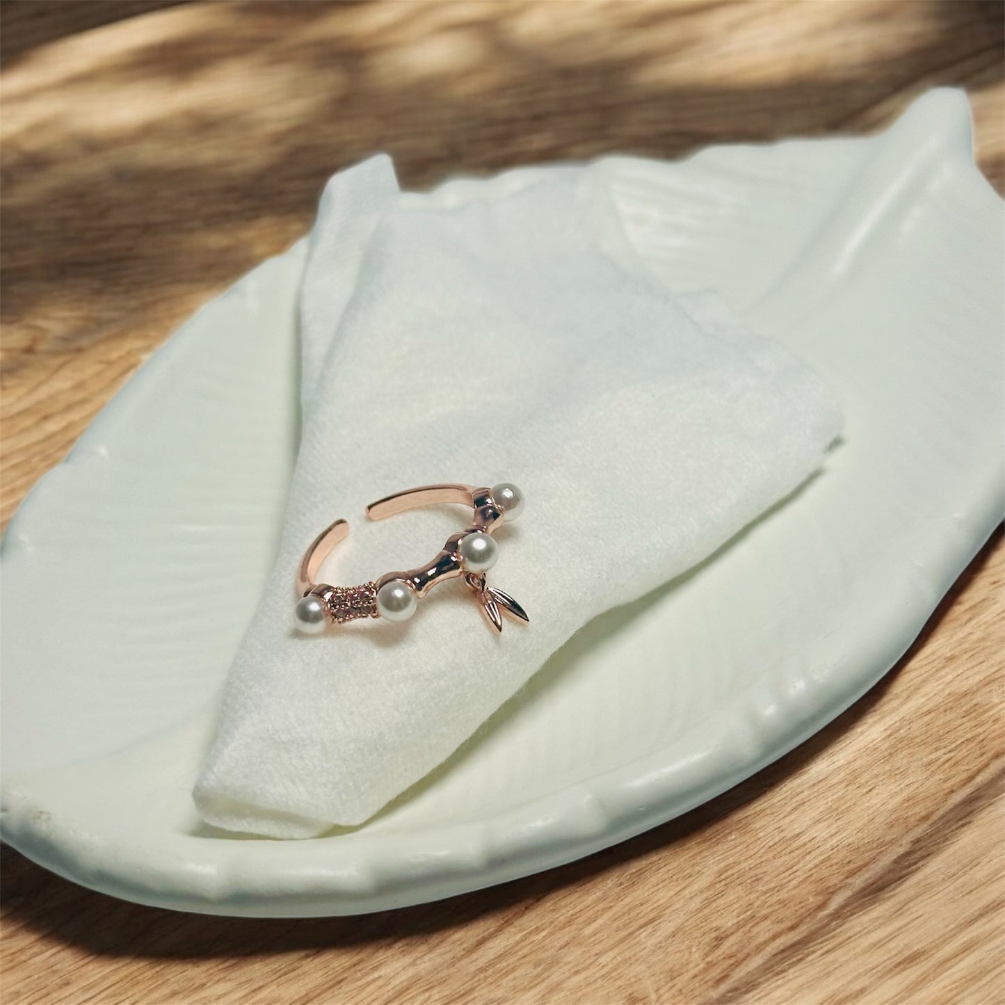 Pearl & charm ring