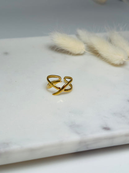 Curvy Cross Ring