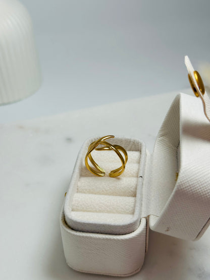 Curvy Cross Ring
