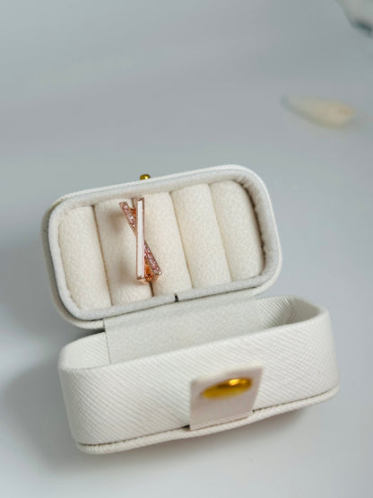 Criss Cross Ring