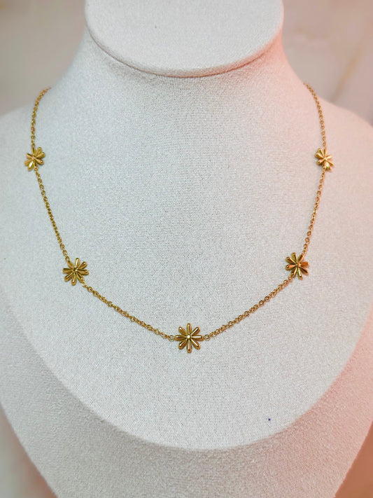 Floral Daisy Necklace