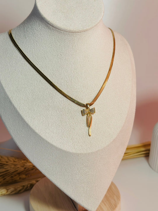 Miss Bow Necklace