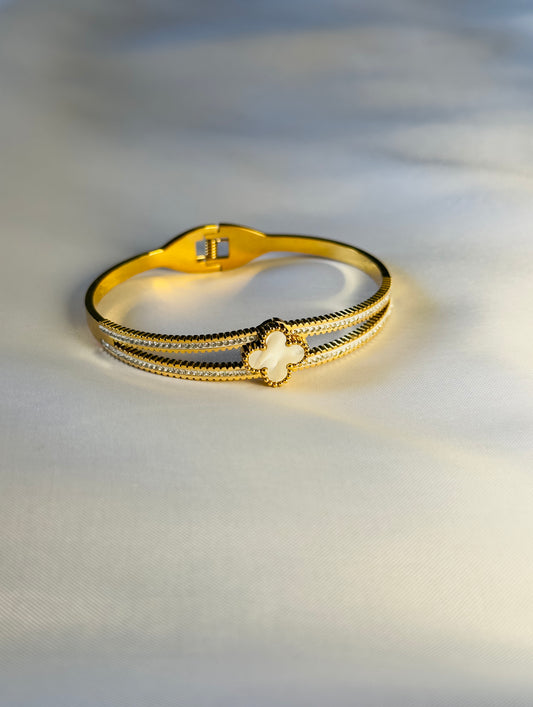 Clover Look Wrist Kada